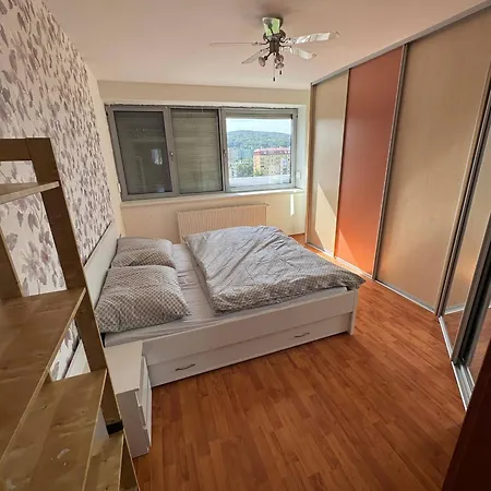 Luxusne S Vyhladom Pre 4 Osoby Διαμέρισμα Μπρατισλάβα