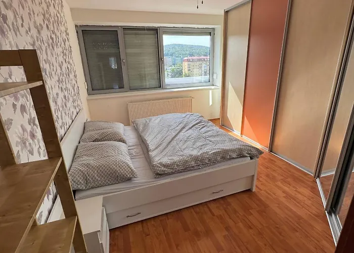 Luxusne S Vyhladom Pre 4 Osoby Διαμέρισμα Μπρατισλάβα